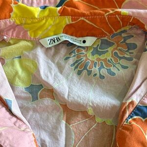 Zara Pink Floral Button-Up Shirt with Orange and Yellow Accents